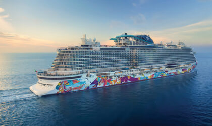 Norwegian Aqua sets sail
