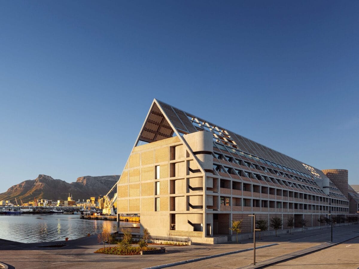 The Cape Town EDITION makes its African debut at the V&A Waterfront 1